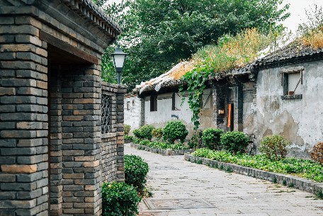 當(dāng)現(xiàn)代科技融入傳統(tǒng)四合院，智慧點(diǎn)亮居住新體驗(yàn)