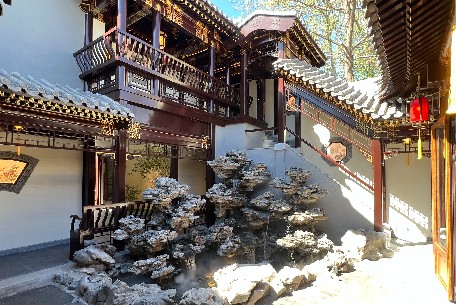 北京四合院與園林藝術(shù)：傳統(tǒng)建筑中的自然之美